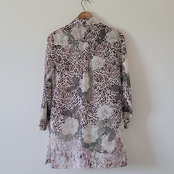 Chico's Flora Leopard Print Poised Blooms Sheer Button Down Tunic Size Small - Picture 6 of 7